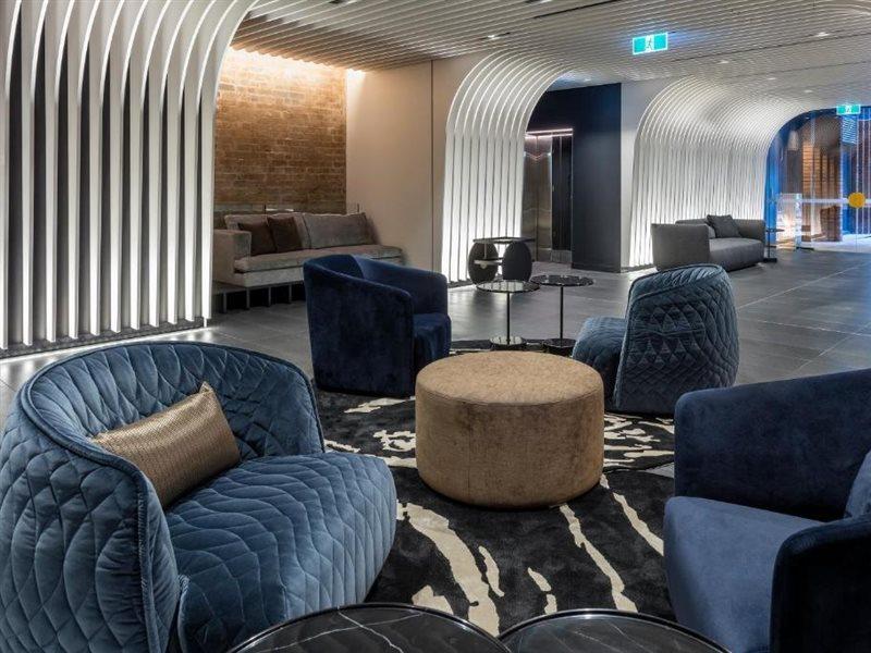 Skye Suites Sydney Exteriör bild The lounge at the airport